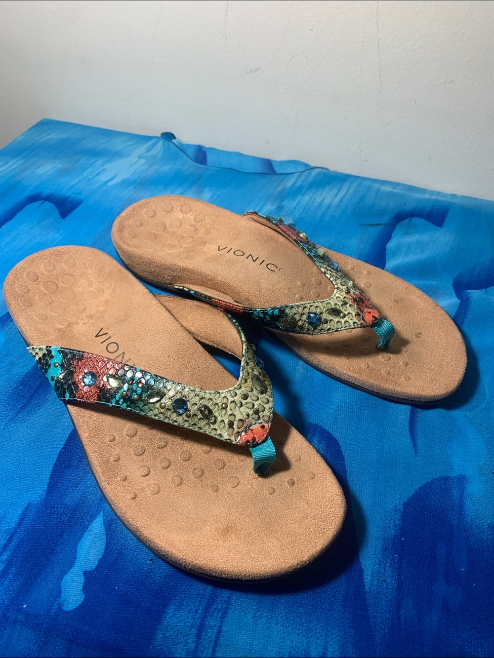 Vionic Women's Multicolor Snake-Print Thong Sandals Lucia